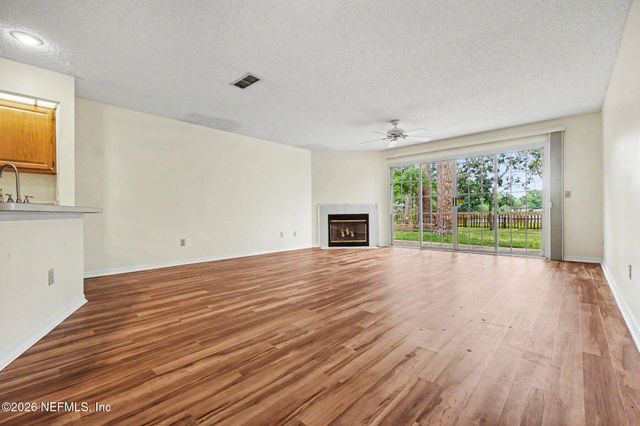 11285 LAKE MANDARIN Circle E, Jacksonville, FL 32223