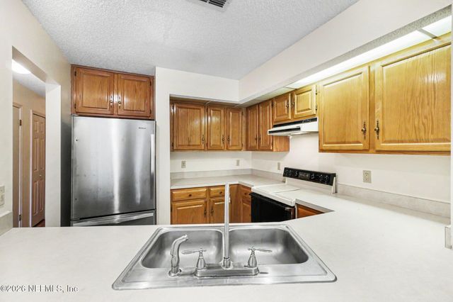 11285 LAKE MANDARIN Circle E, Jacksonville, FL 32223
