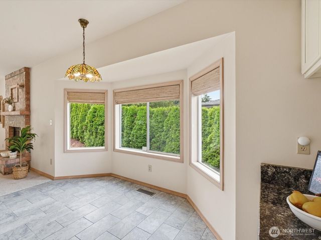 1835 S 251st Place, Des Moines, WA 98198