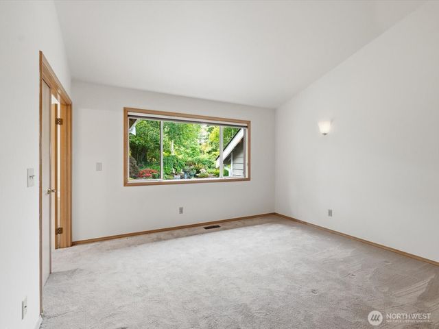 1835 S 251st Place, Des Moines, WA 98198