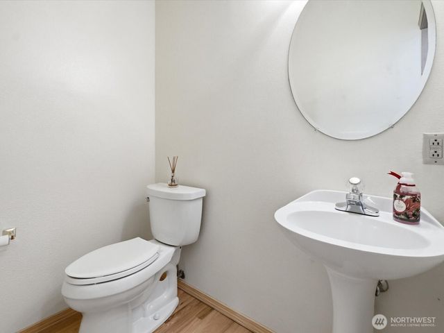 1835 S 251st Place, Des Moines, WA 98198