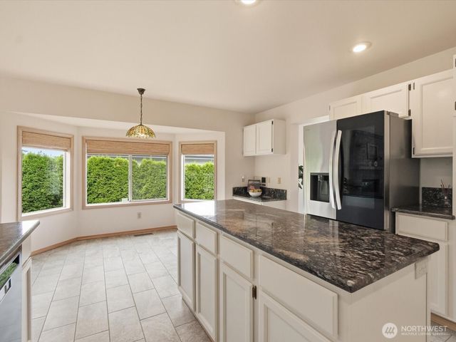 1835 S 251st Place, Des Moines, WA 98198
