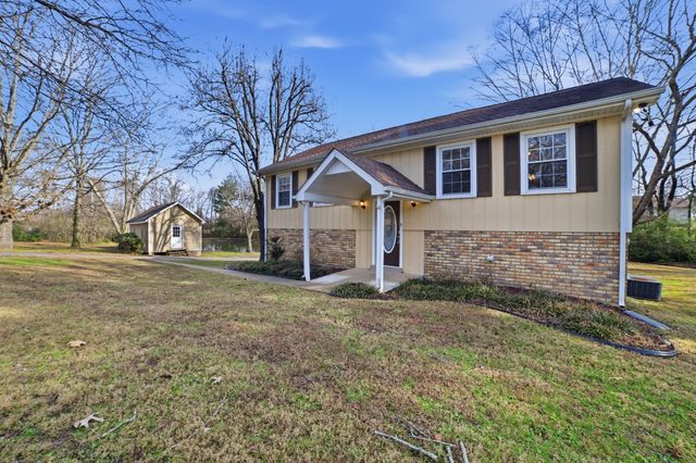 1130 Windsor Cir, Lyles, TN 37098