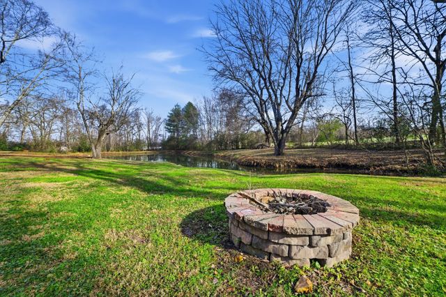 1130 Windsor Cir, Lyles, TN 37098