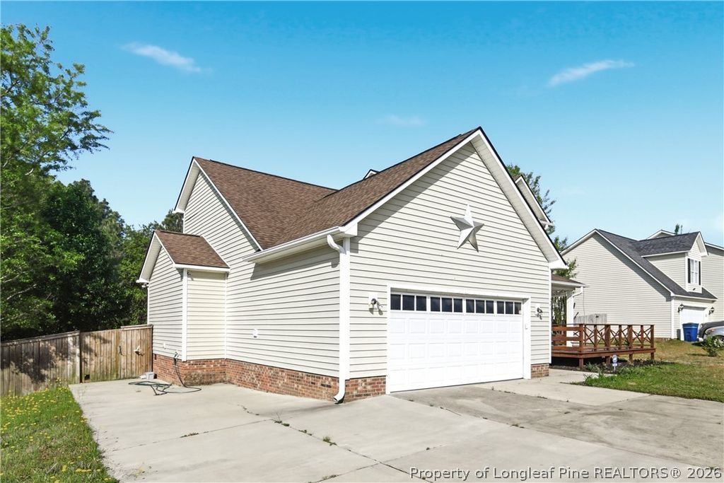 246 Fallingleaf Drive, Raeford, NC 28376 — photo 2
