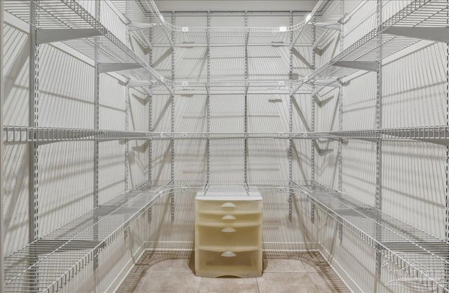 2500 Crescent Pl, Navarre, FL 32566