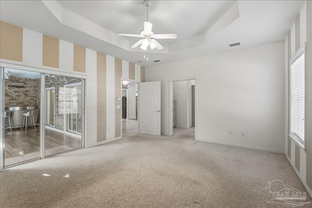 2500 Crescent Pl, Navarre, FL 32566