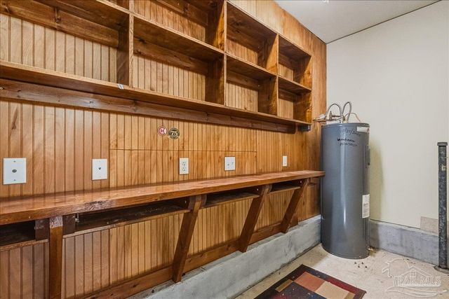 2500 Crescent Pl, Navarre, FL 32566