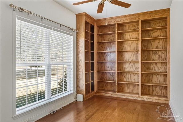 2500 Crescent Pl, Navarre, FL 32566