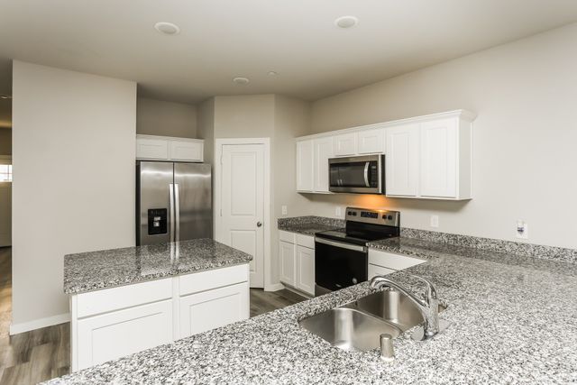 616 Ava Trail, Lewisville, TX 75057