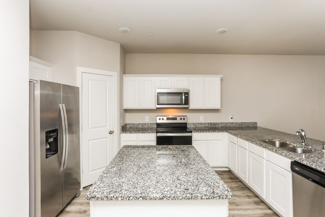 616 Ava Trail, Lewisville, TX 75057