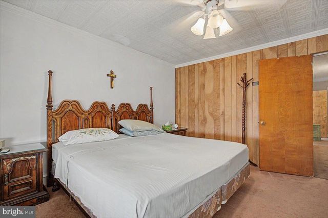 104 W SEVENTH ST, Bridgeport, PA 19405