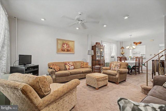 104 W SEVENTH ST, Bridgeport, PA 19405