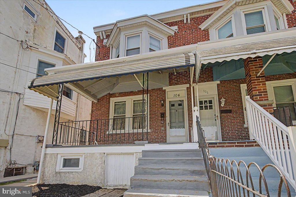 104 W SEVENTH ST, Bridgeport, PA 19405