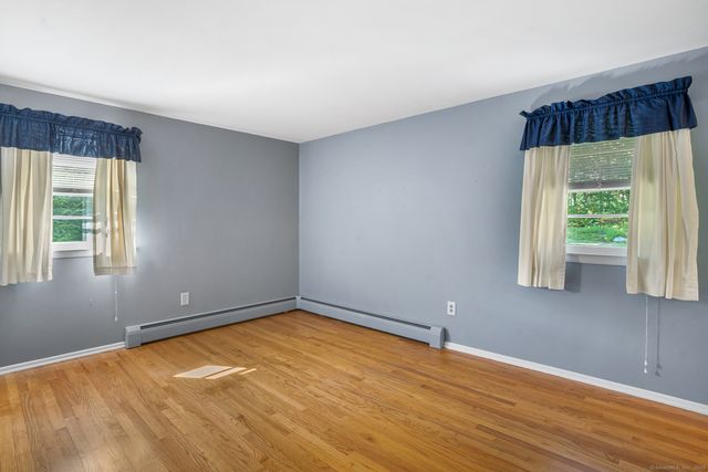 21 Glen Circle, Seymour, CT 06483