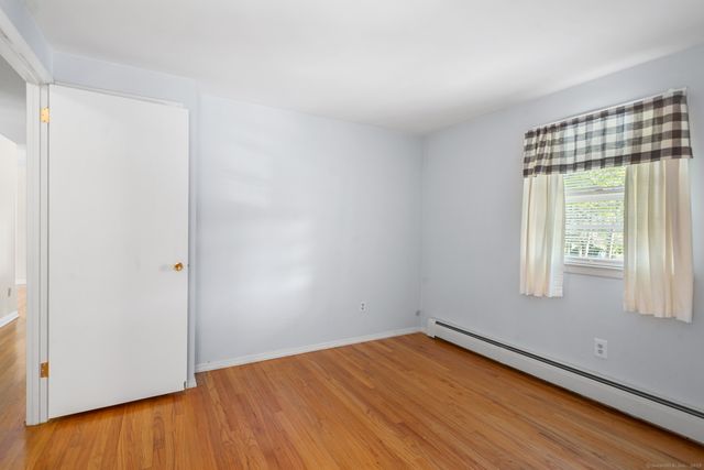 21 Glen Circle, Seymour, CT 06483