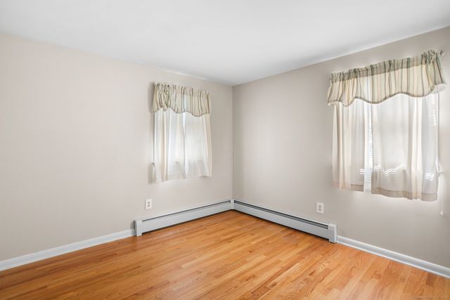 21 Glen Circle, Seymour, CT 06483