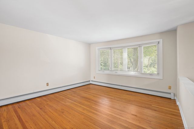 21 Glen Circle, Seymour, CT 06483