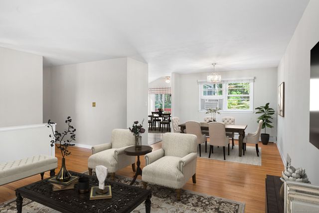21 Glen Circle, Seymour, CT 06483