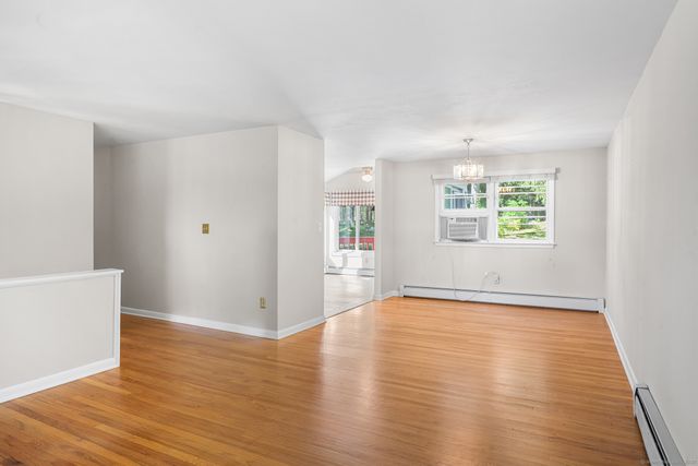 21 Glen Circle, Seymour, CT 06483