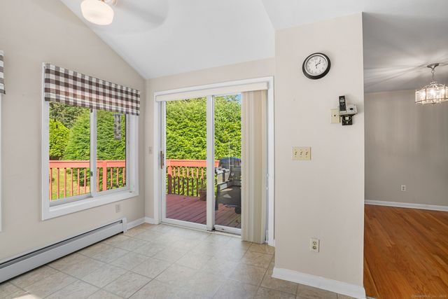 21 Glen Circle, Seymour, CT 06483