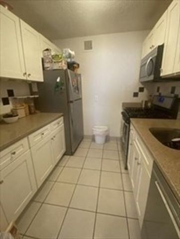 44 Washington St 401, Brookline, MA 02445