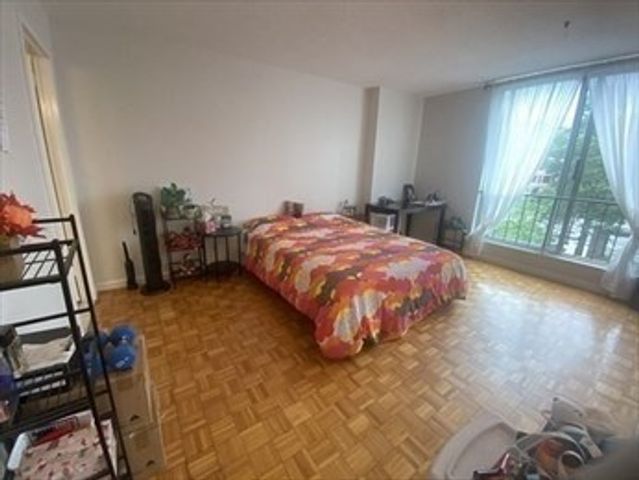 44 Washington St 401, Brookline, MA 02445