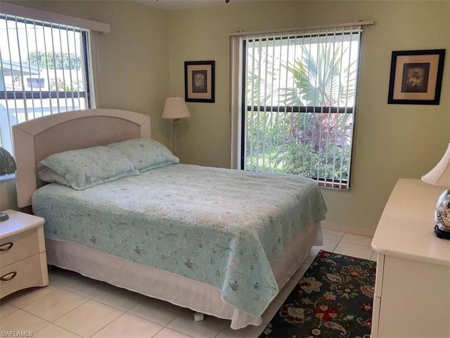 4919 Victoria DR 4, Cape Coral, FL 33904