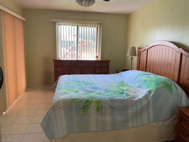 4919 Victoria DR 4, Cape Coral, FL 33904