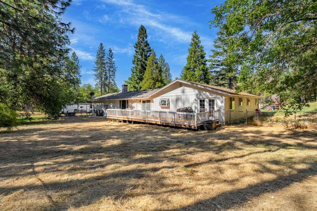 715 Timber Lane, Grants Pass, OR 97526