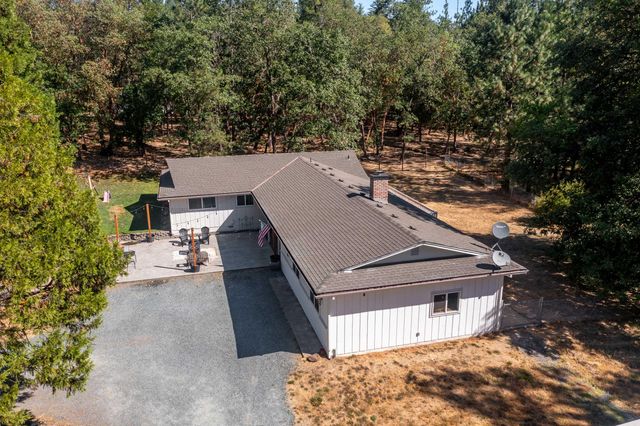 715 Timber Lane, Grants Pass, OR 97526