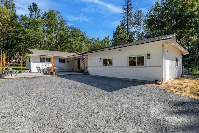 715 Timber Lane, Grants Pass, OR 97526