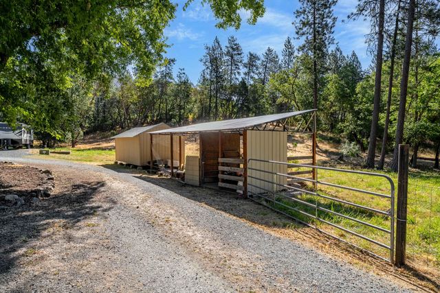 715 Timber Lane, Grants Pass, OR 97526