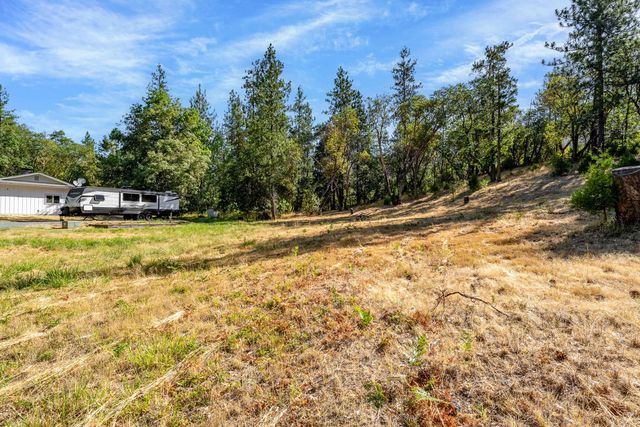 715 Timber Lane, Grants Pass, OR 97526