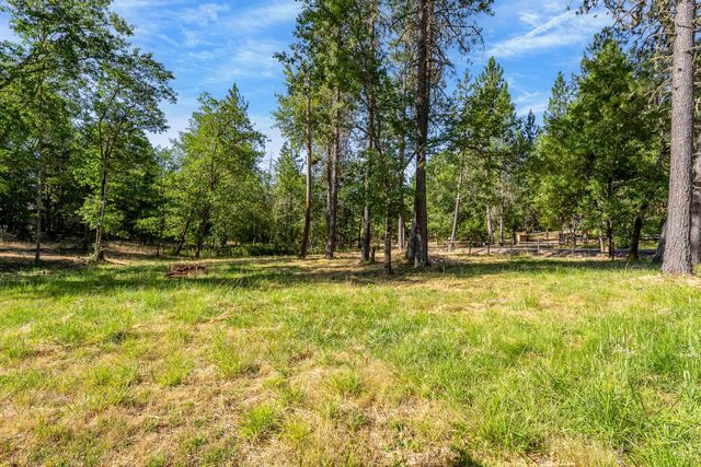715 Timber Lane, Grants Pass, OR 97526