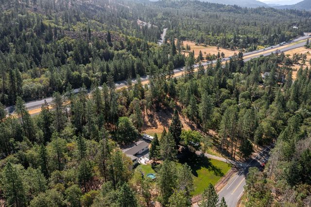 715 Timber Lane, Grants Pass, OR 97526
