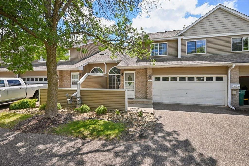 102 Primrose Court, Vadnais Heights, MN 55127 — exterior