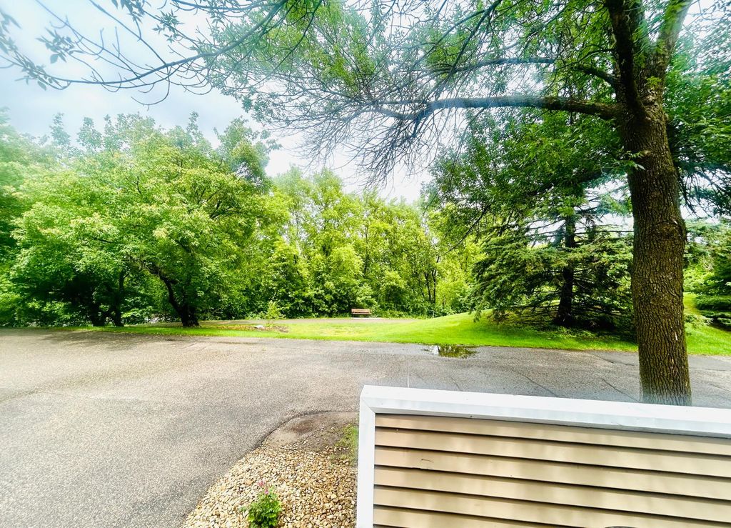 102 Primrose Court, Vadnais Heights, MN 55127 — photo 3