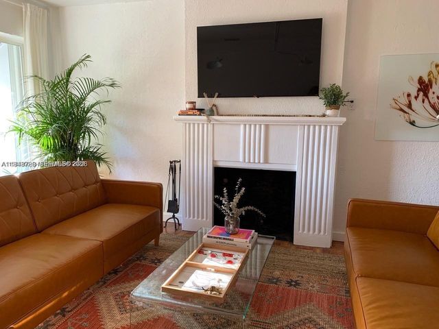 331 SW 19th Rd, Miami, FL 33129