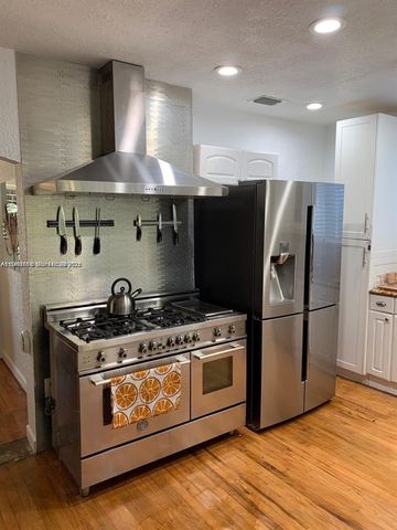 331 SW 19th Rd, Miami, FL 33129