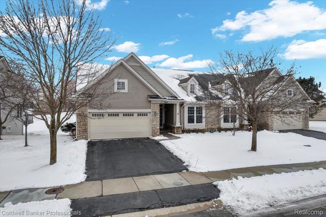 285 Stony Lake Drive, Oxford Charter Township, MI 48371