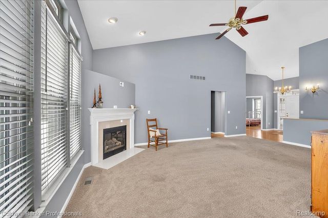 285 Stony Lake Drive, Oxford Charter Township, MI 48371