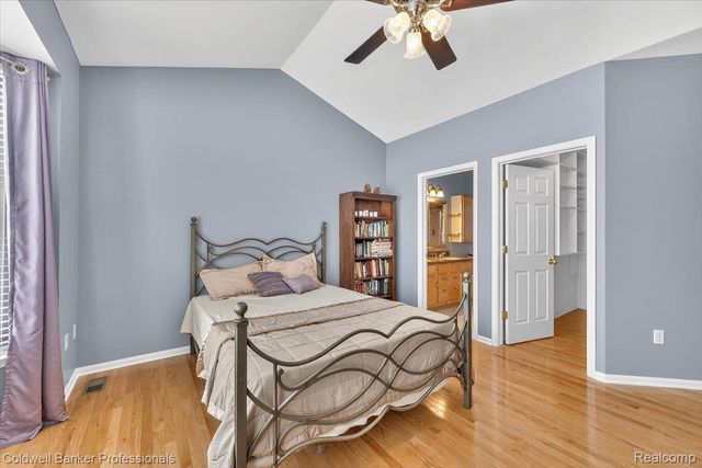 285 Stony Lake Drive, Oxford Charter Township, MI 48371