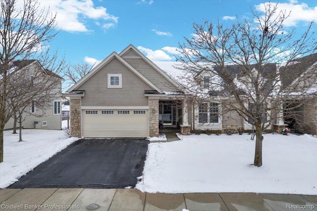 285 Stony Lake Drive, Oxford Charter Township, MI 48371