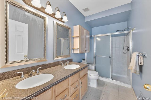 285 Stony Lake Drive, Oxford Charter Township, MI 48371