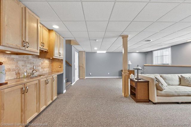 285 Stony Lake Drive, Oxford Charter Township, MI 48371