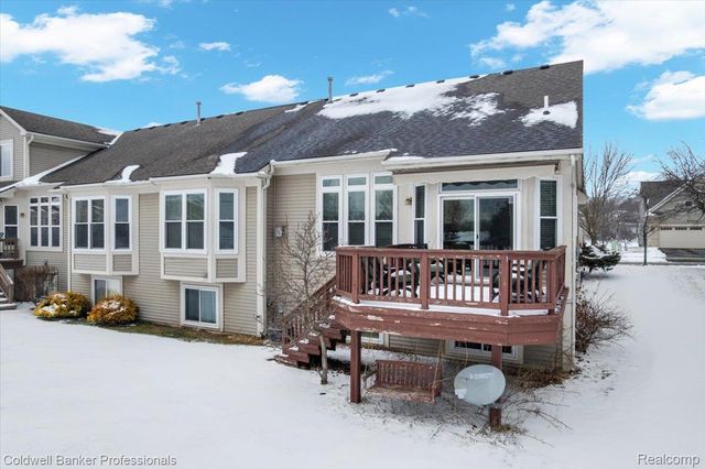 285 Stony Lake Drive, Oxford Charter Township, MI 48371