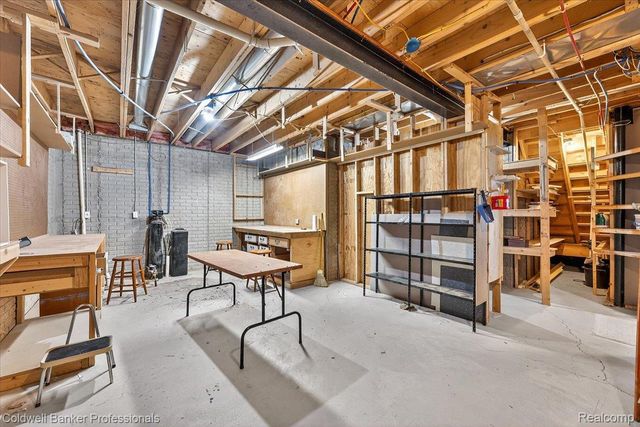 285 Stony Lake Drive, Oxford Charter Township, MI 48371