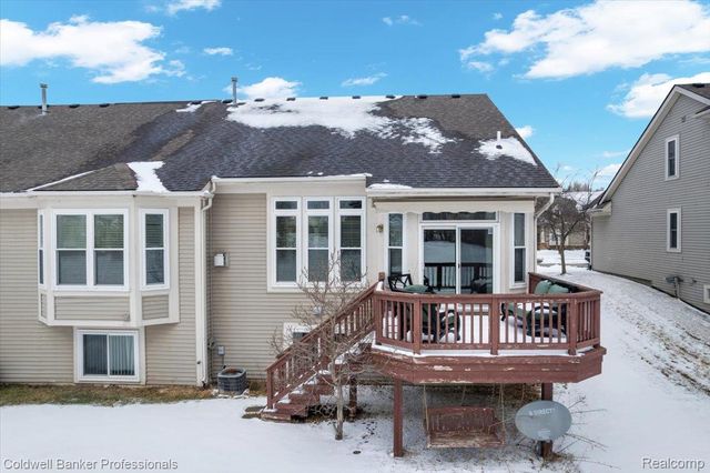 285 Stony Lake Drive, Oxford Charter Township, MI 48371