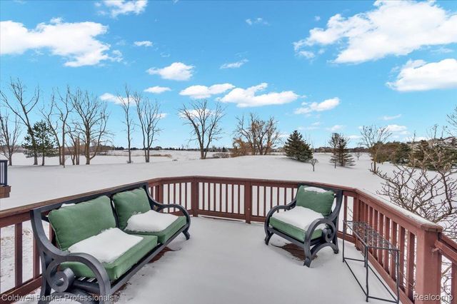 285 Stony Lake Drive, Oxford Charter Township, MI 48371